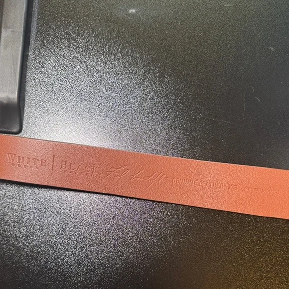 White House Black Market Tan Leather Belt - Picture 2 of 3